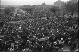 Peace marchers at the state capitol in St. Paul, May 1970.  As the war dragged on, anti-war sentiment grew into a movement.  No other war in US history was as controversial.  (St. Paul Pioneer Press/Minnesota Historical Society)