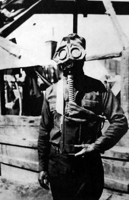 Woolworth tries out his M1917 gas mask at Camp Cody, New Mexico, 1917.